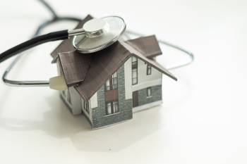 Foto: Haus und Stehtoskop